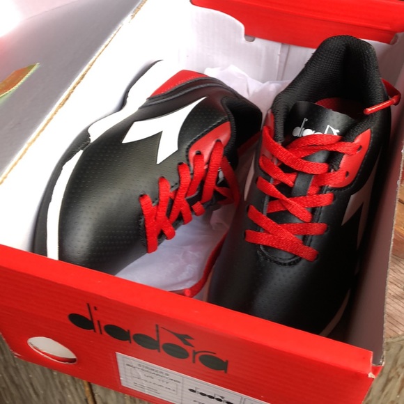 Diadora Striker B boy Shoes New in Box - Picture 5 of 7